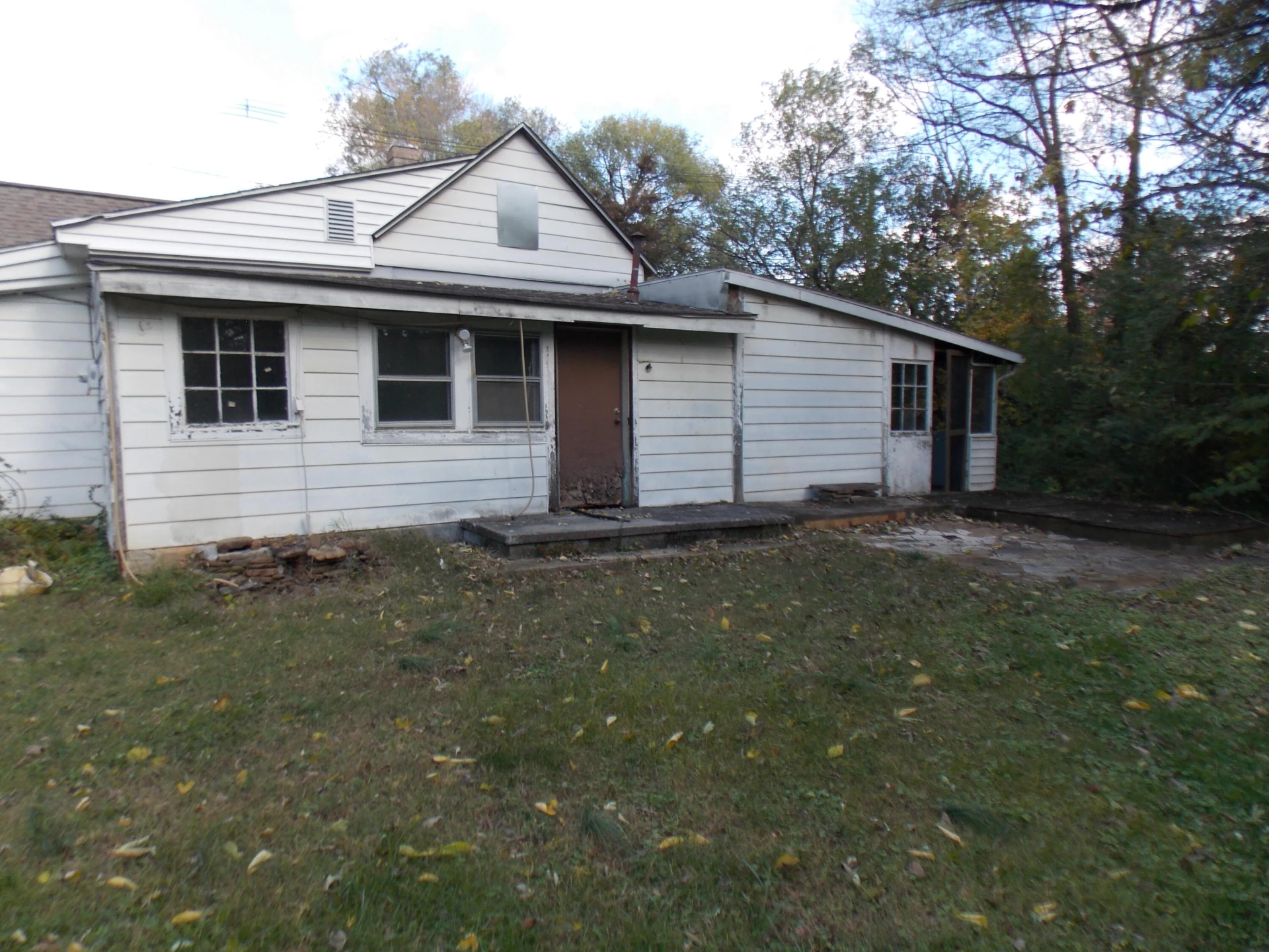 304 Burwell ST - Photo 4