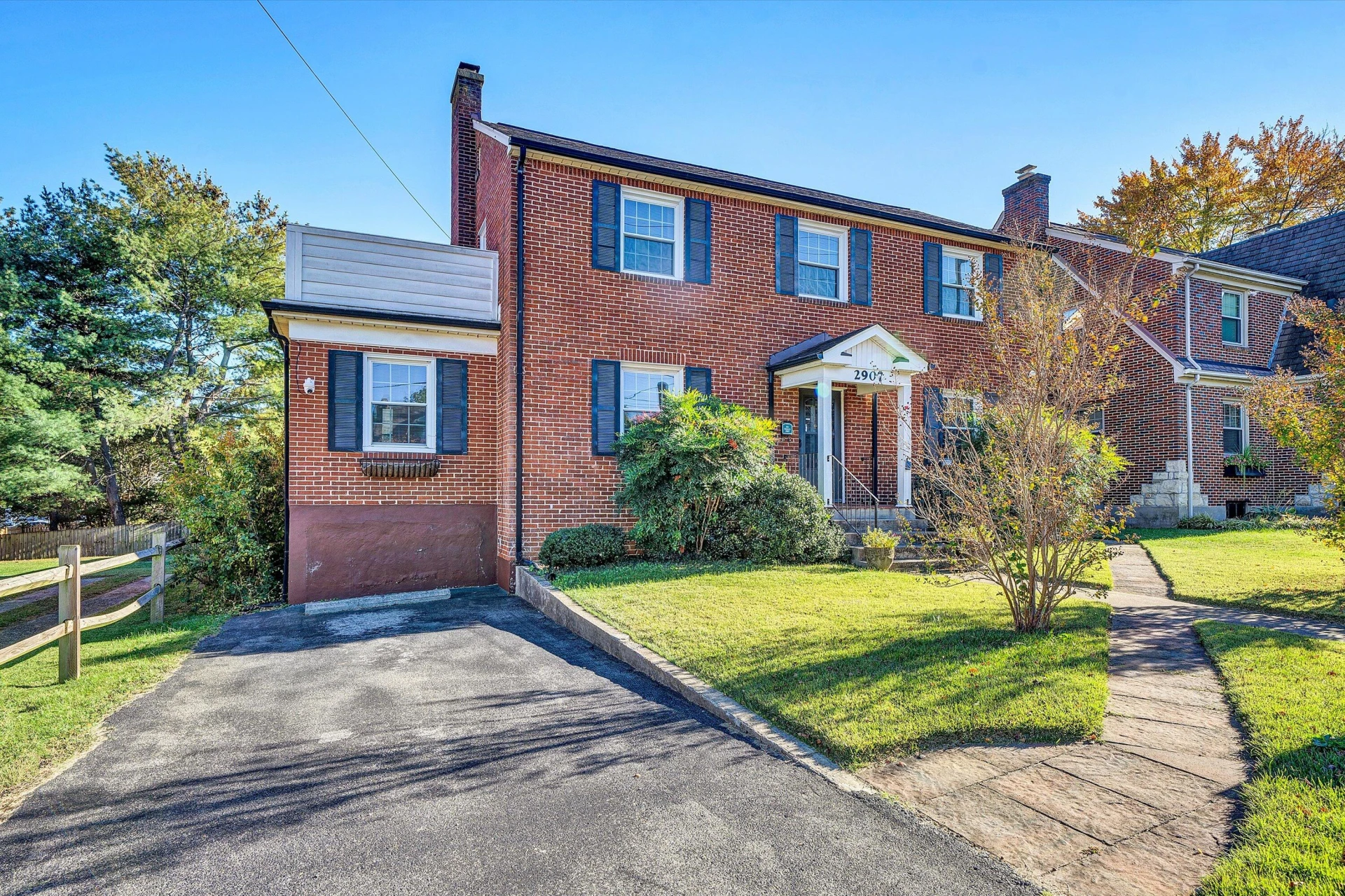 2907 Huntington BLVD - Photo 2