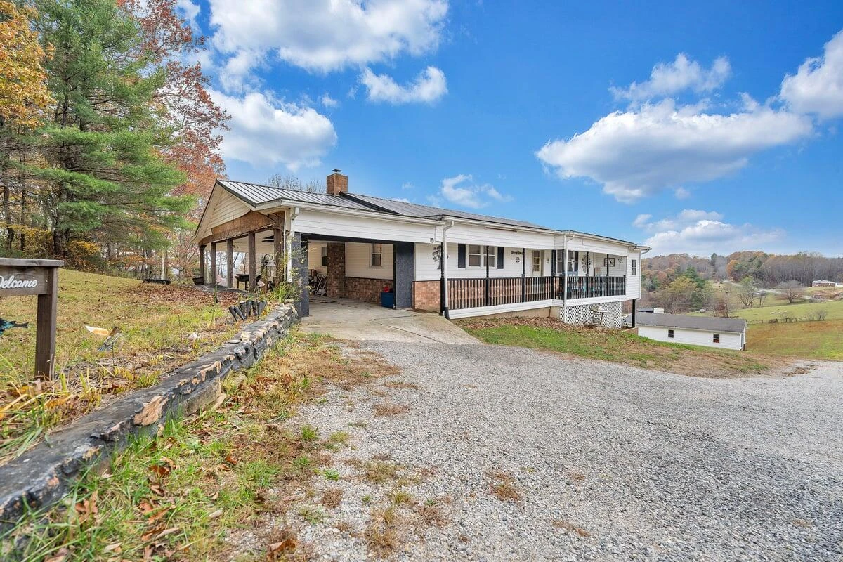 446 Macks Mountain RD