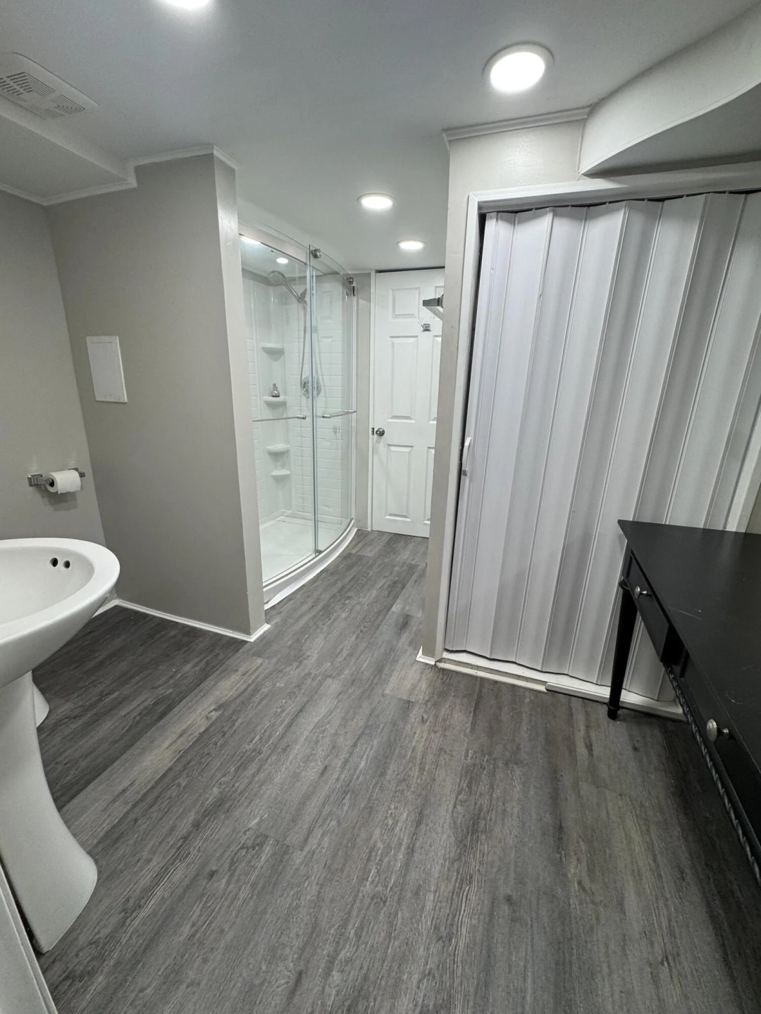 210 ForestLawn DR - Photo 18