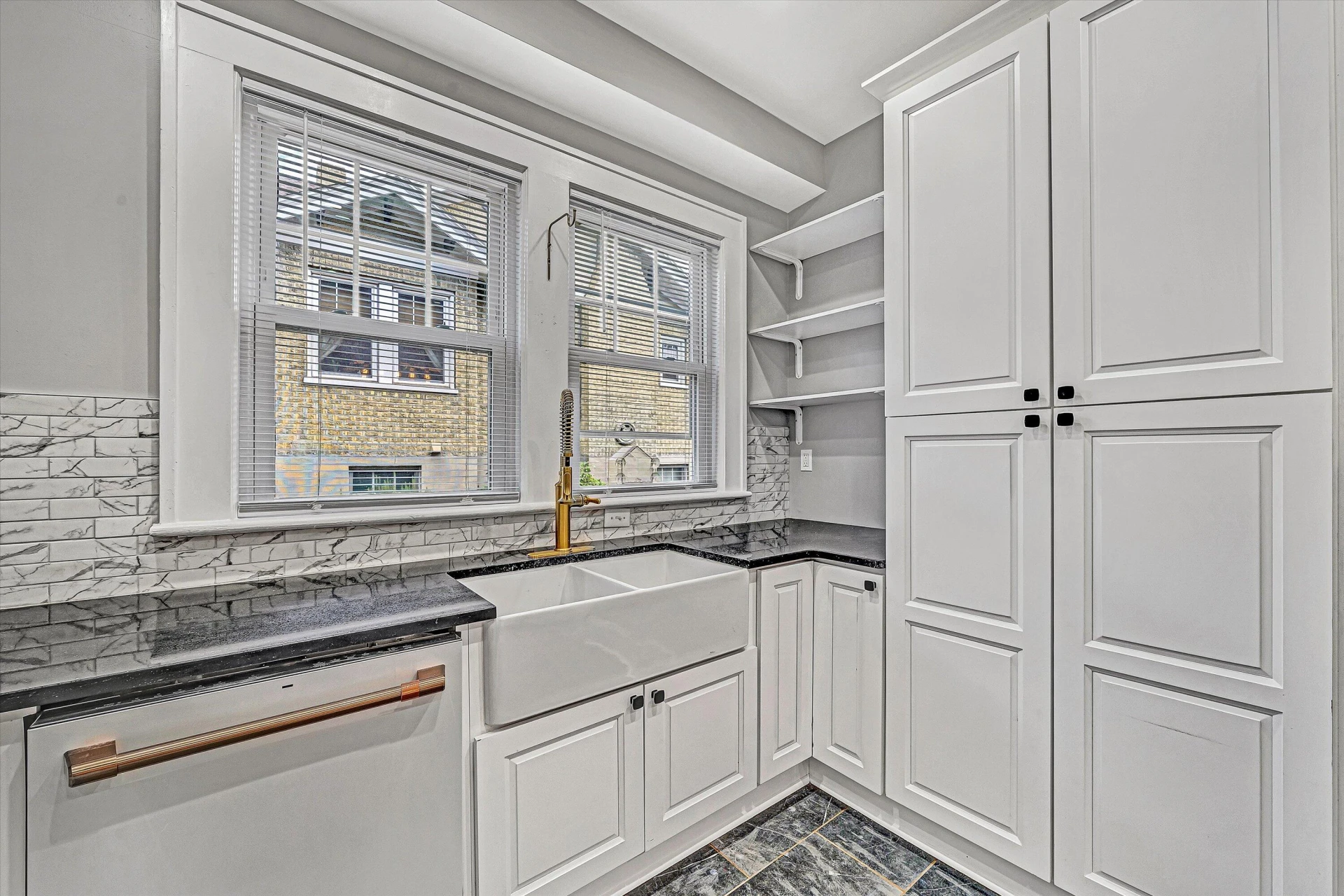 1725 Arlington RD - Photo 14