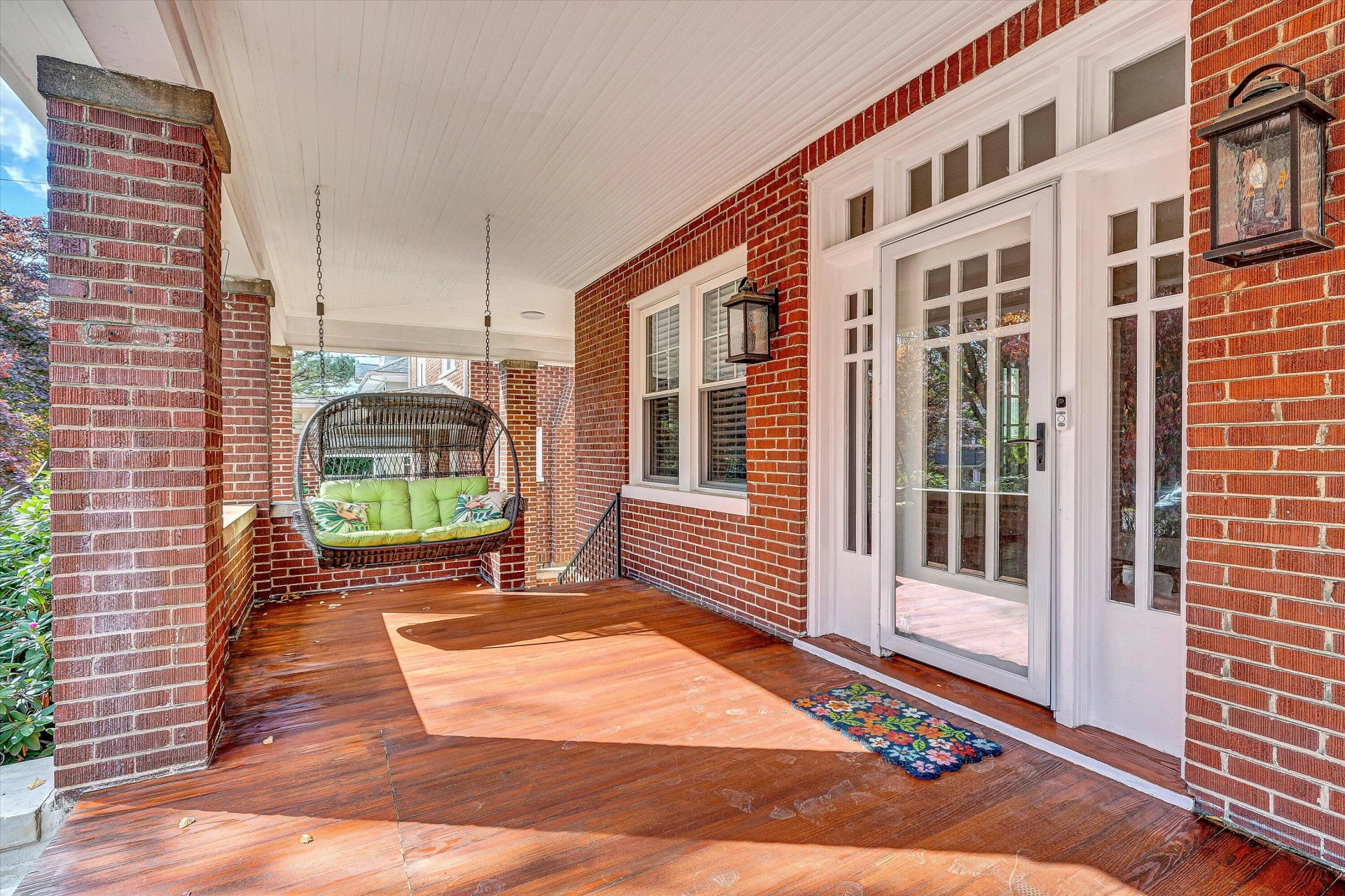 1725 Arlington RD - Photo 3