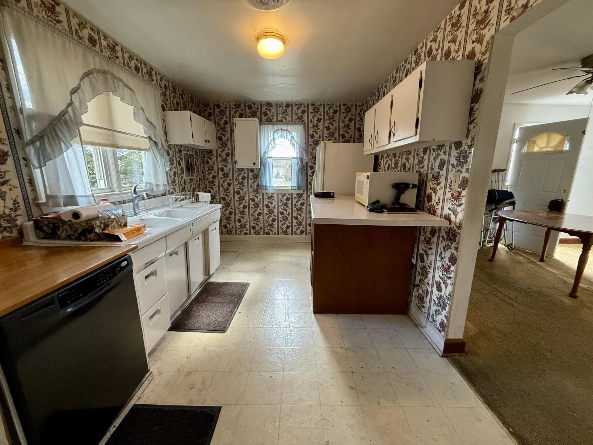 2213 Main ST - Photo 4