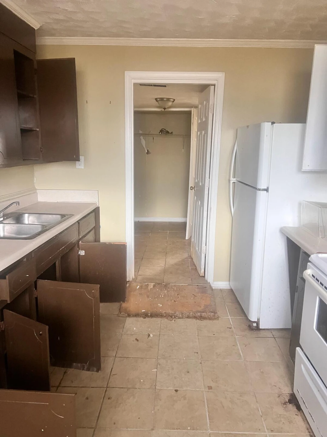 2106 Russell AVE - Photo 2