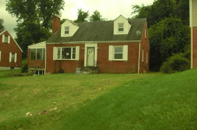 2644 Springhill DR