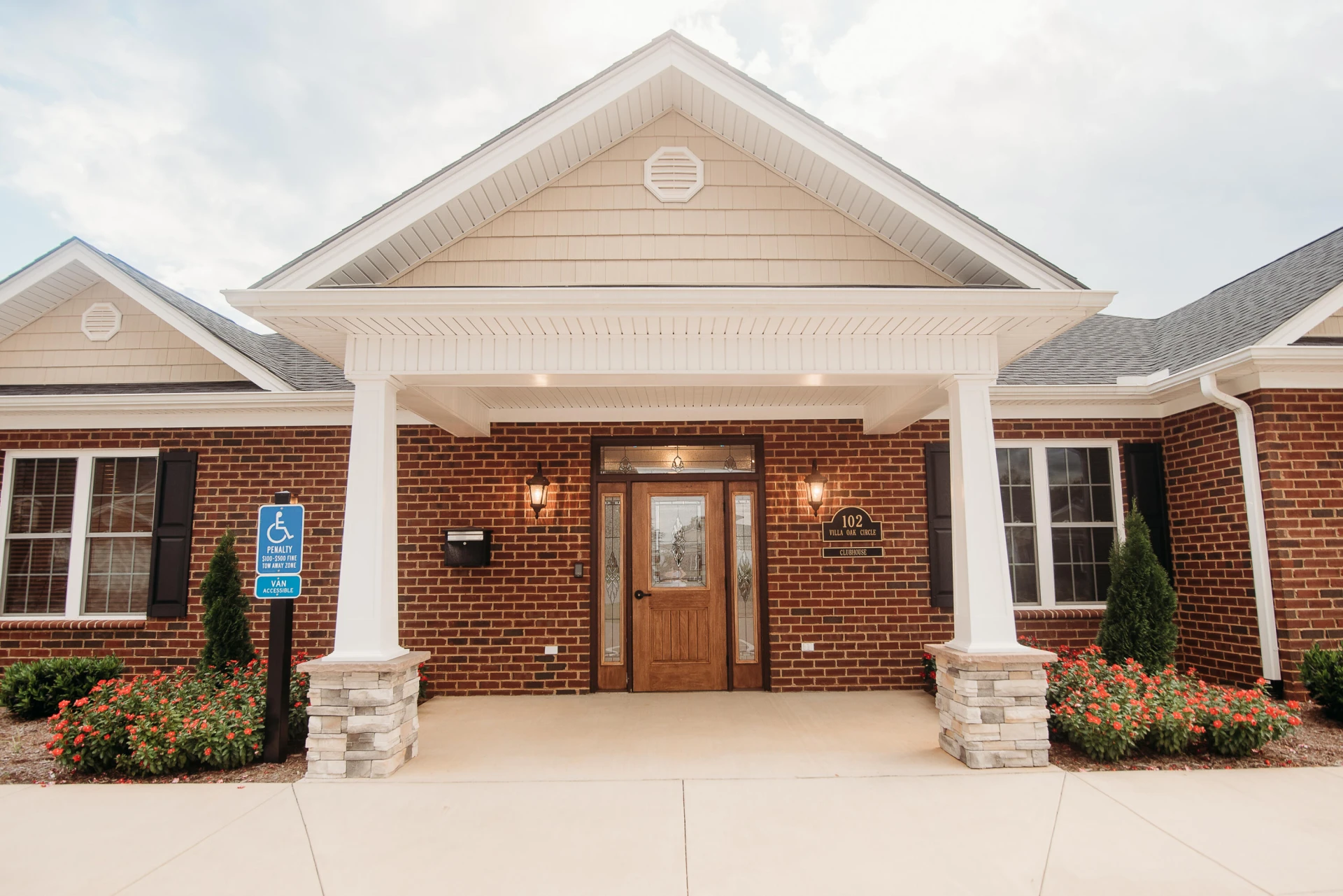 176 Villa Oak CIR - Photo 37