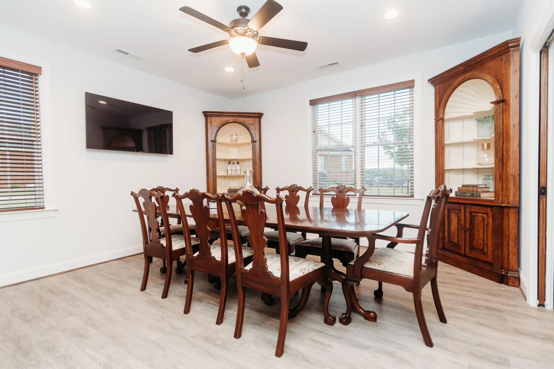 176 Villa Oak CIR - Photo 51