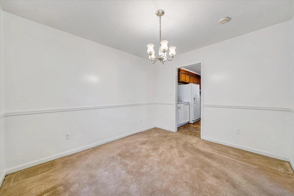 1615 Lonna DR - Photo 10