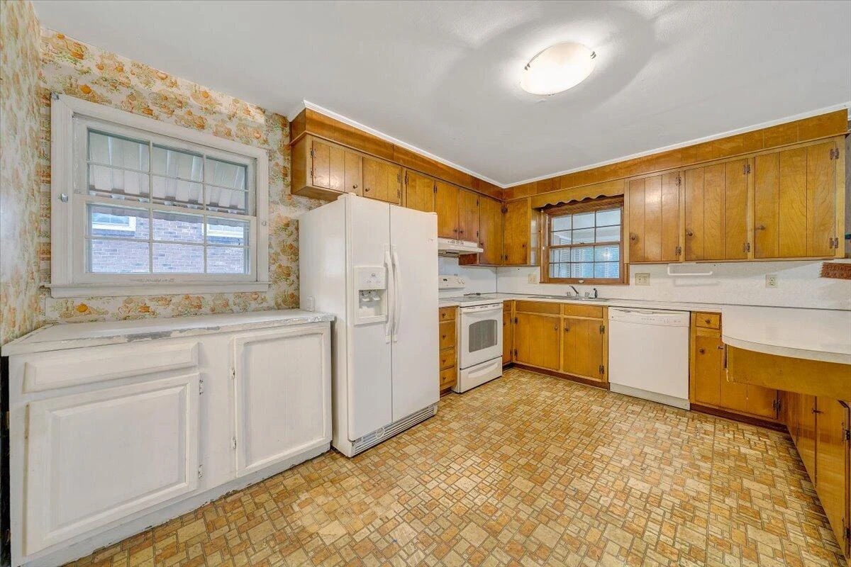 1615 Lonna DR - Photo 14