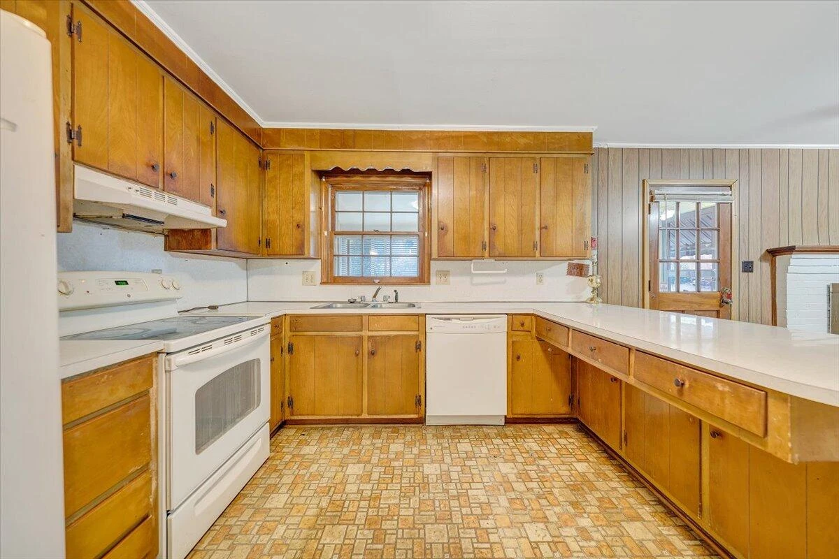 1615 Lonna DR - Photo 15