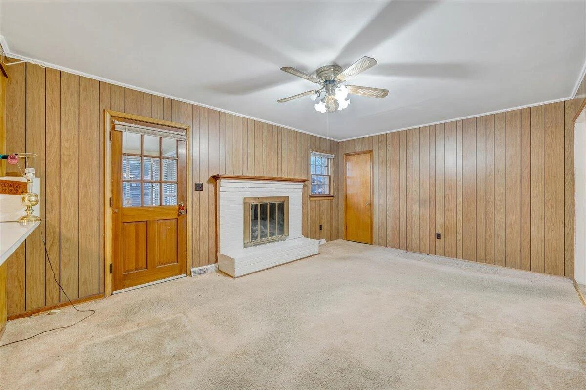1615 Lonna DR - Photo 17