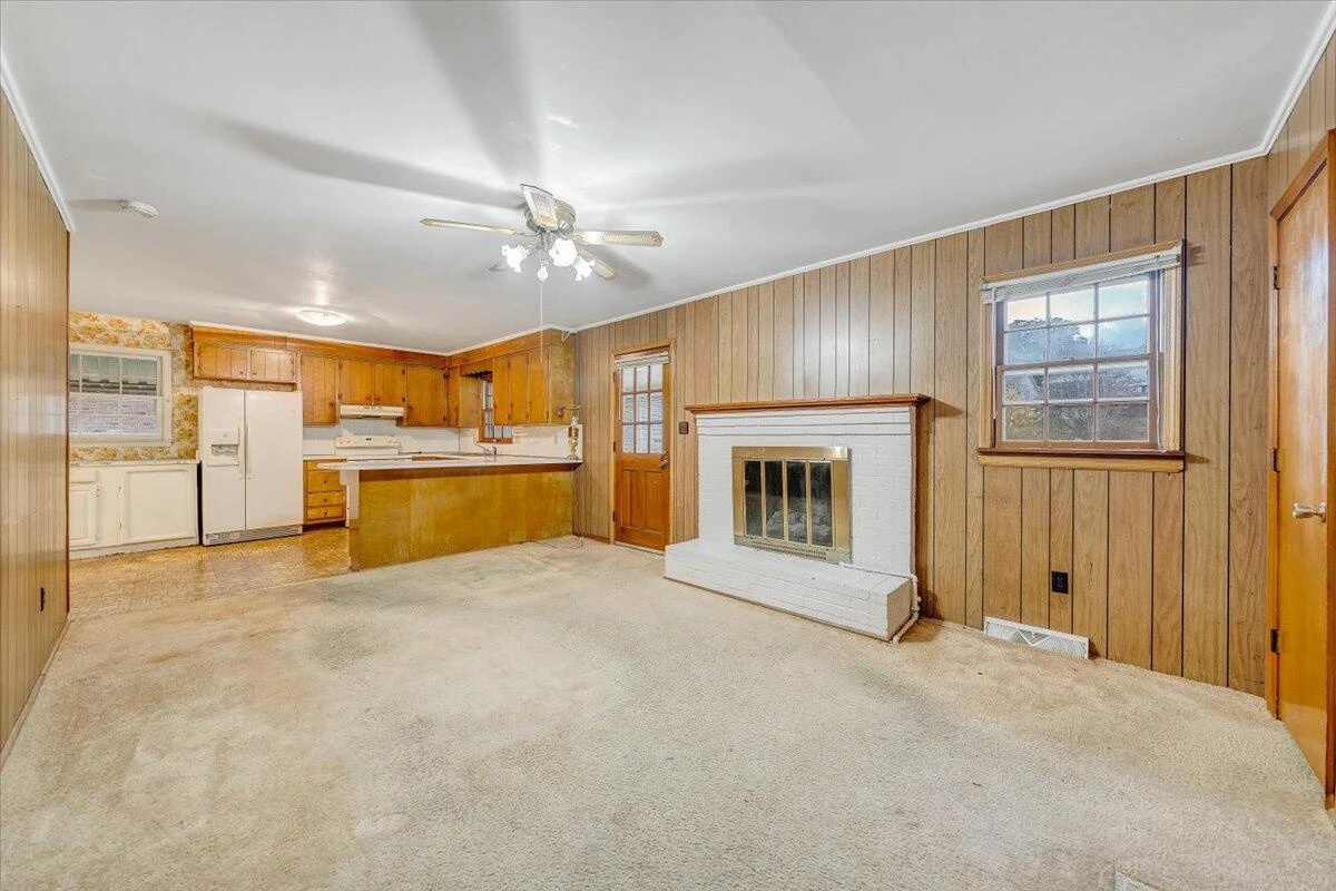 1615 Lonna DR - Photo 19