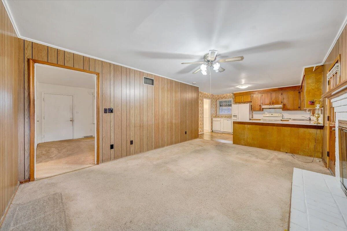 1615 Lonna DR - Photo 20