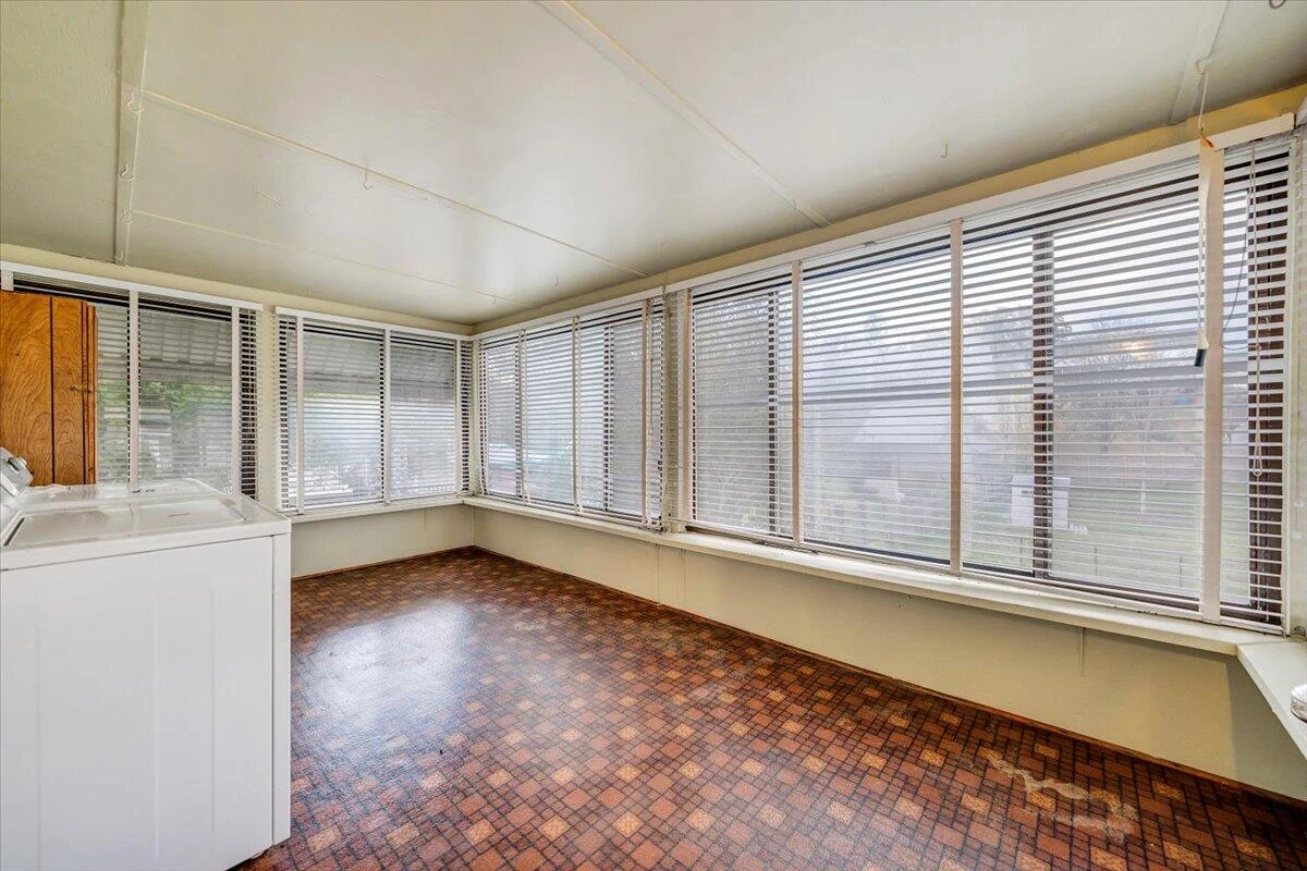 1615 Lonna DR - Photo 21