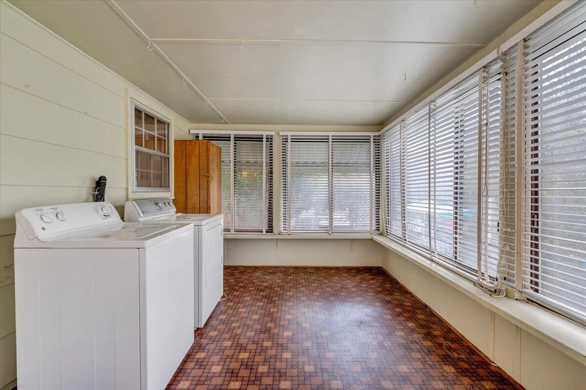 1615 Lonna DR - Photo 22