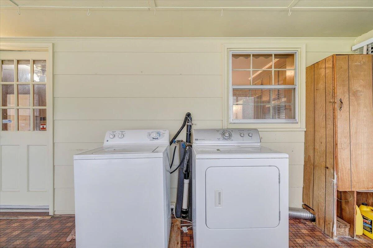 1615 Lonna DR - Photo 23