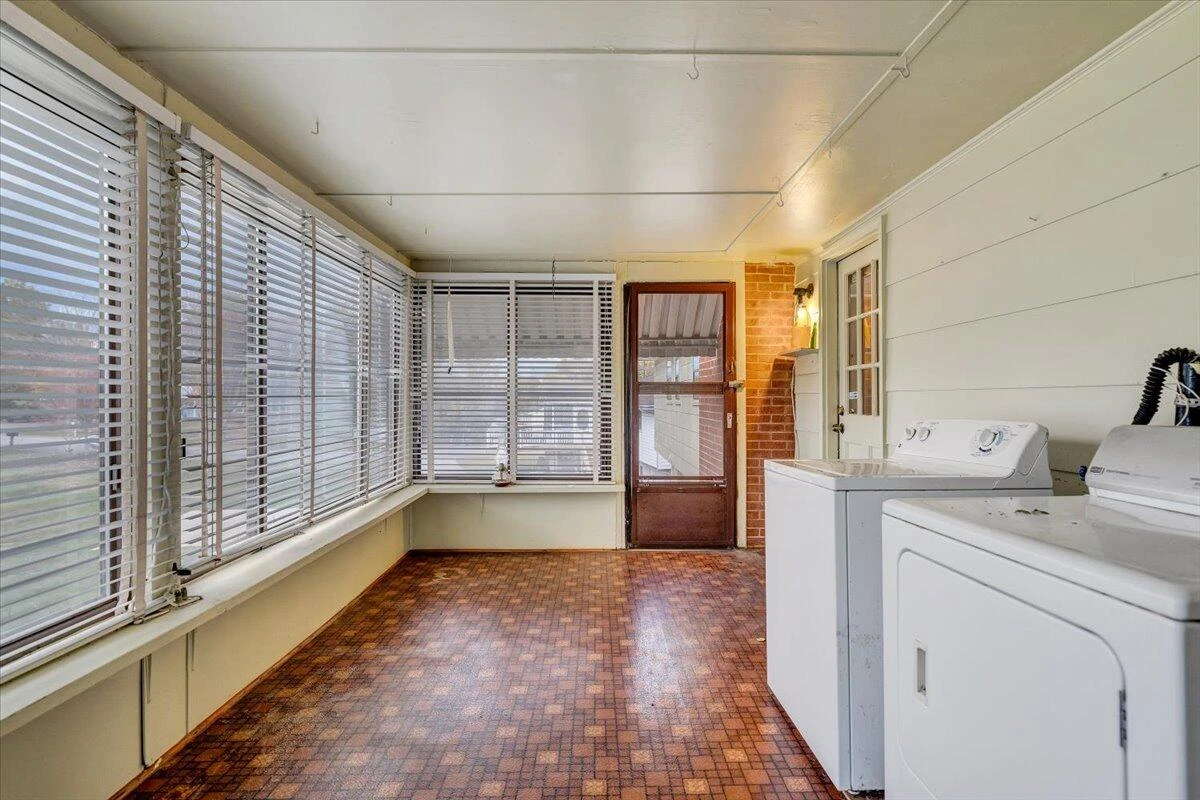 1615 Lonna DR - Photo 24