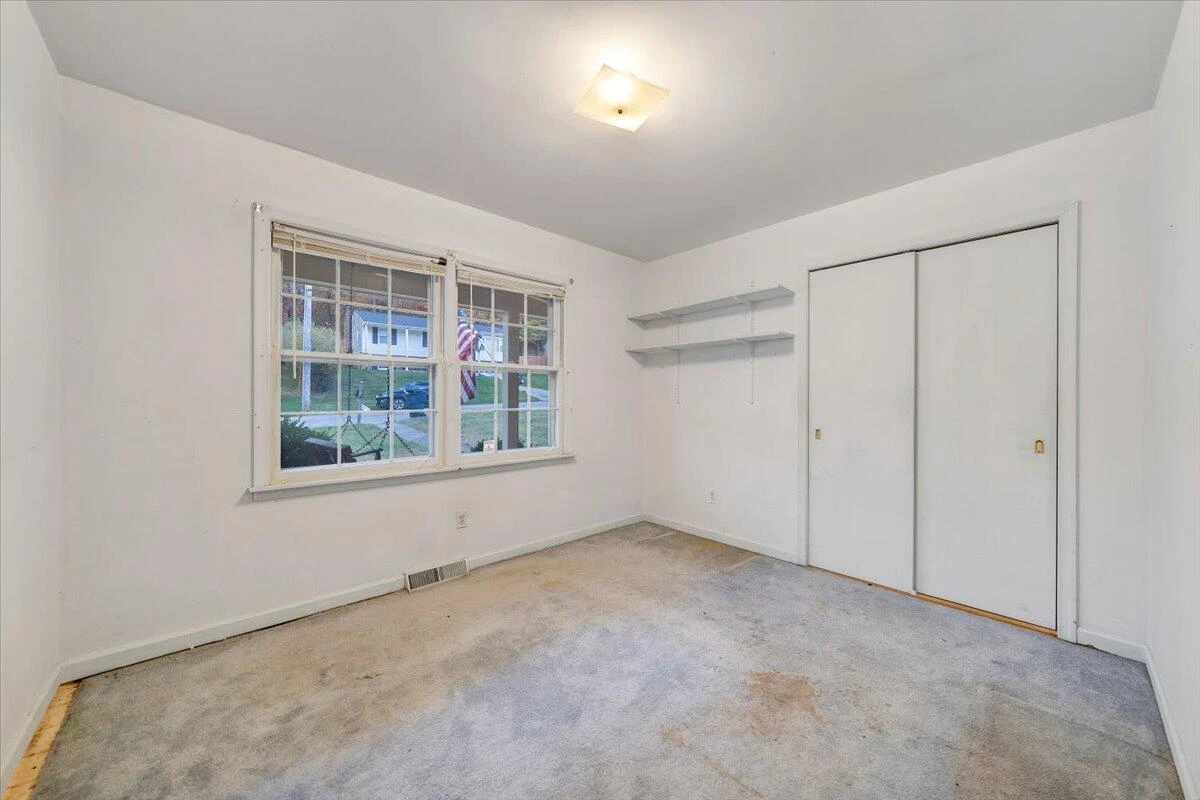 1615 Lonna DR - Photo 28