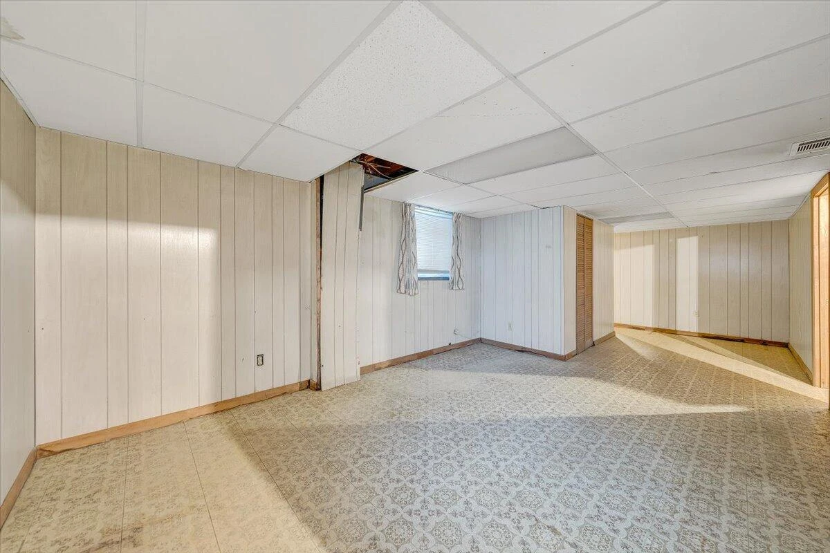 1615 Lonna DR - Photo 35