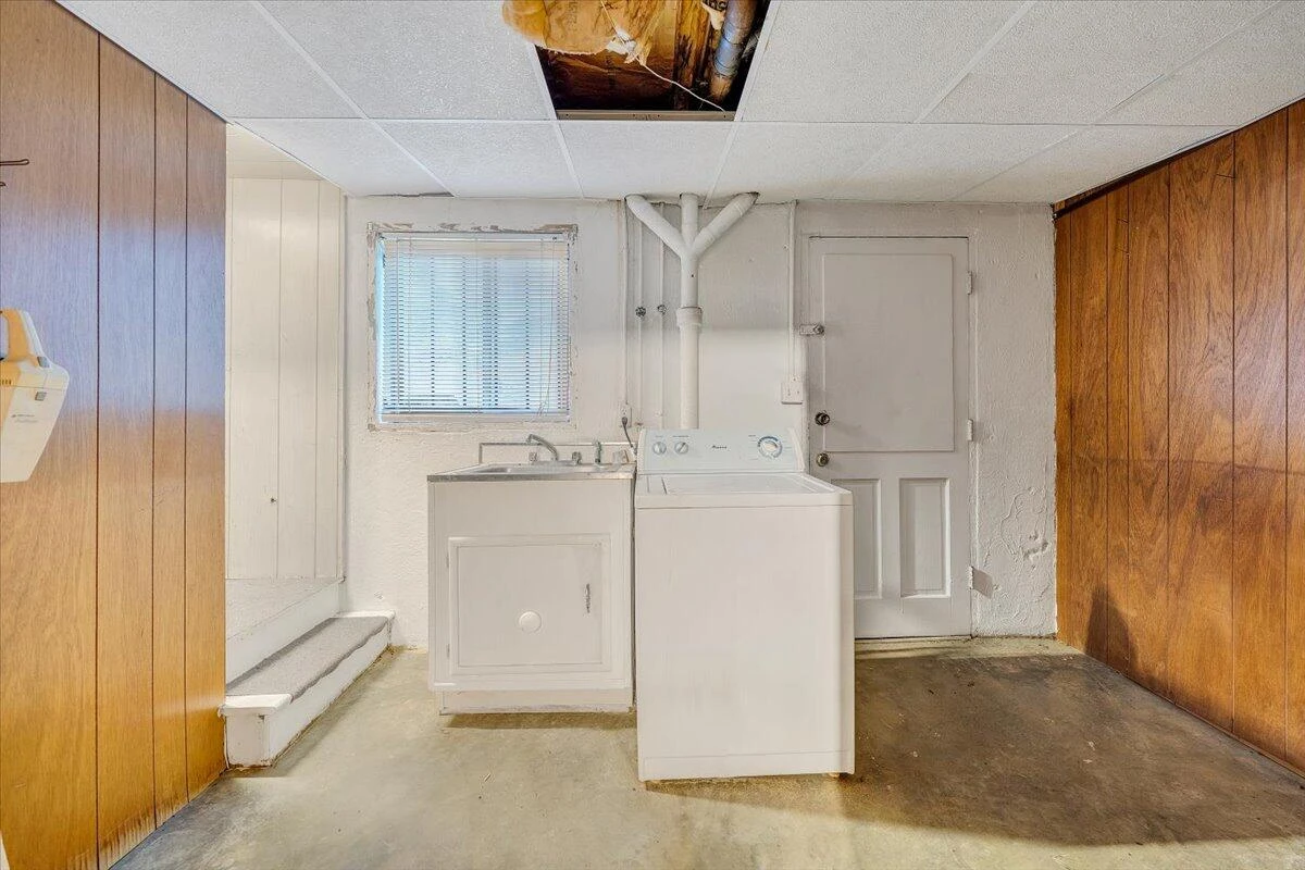 1615 Lonna DR - Photo 38