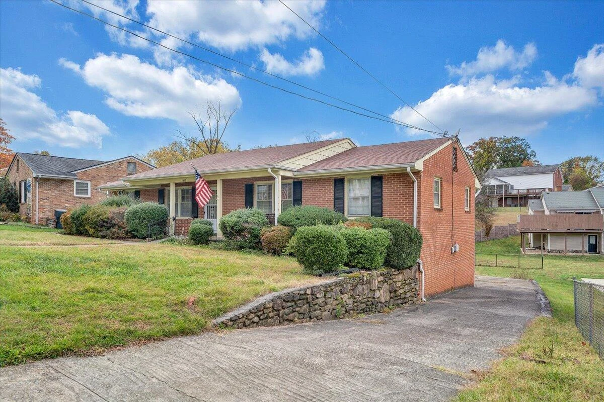 1615 Lonna DR - Photo 50