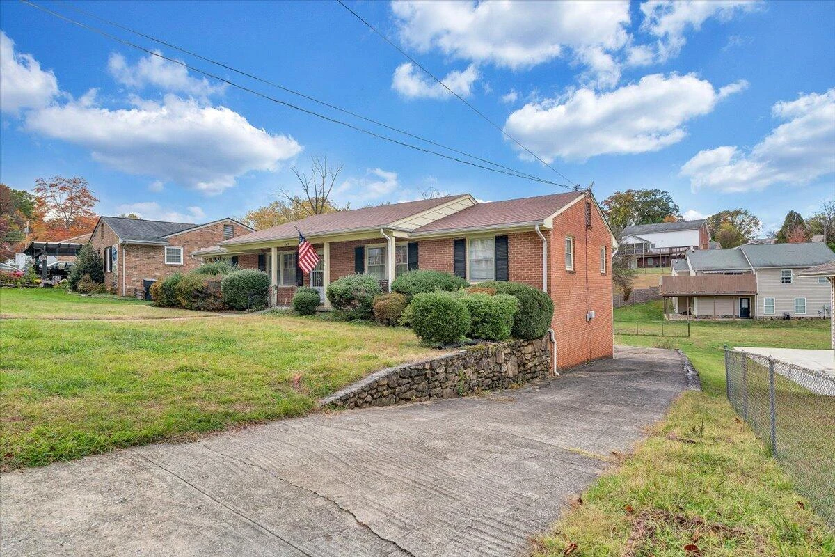 1615 Lonna DR - Photo 51