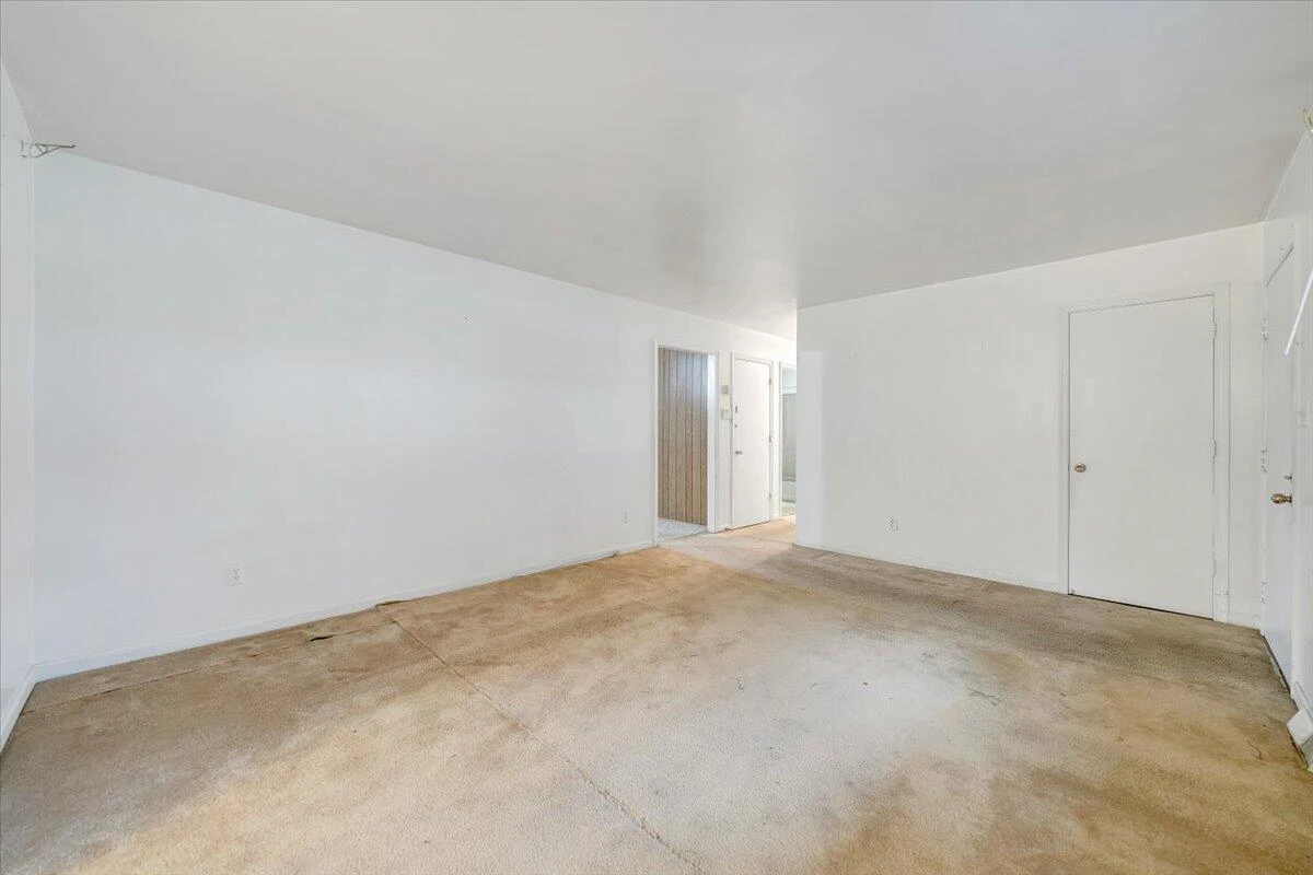 1615 Lonna DR - Photo 8