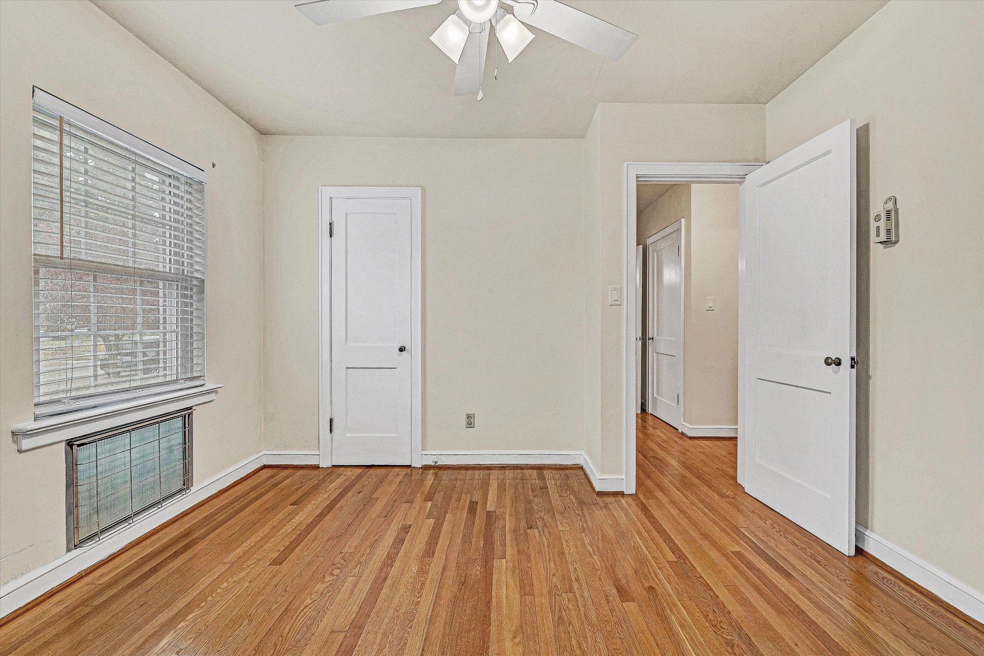 2609 Avenel AVE - Photo 13