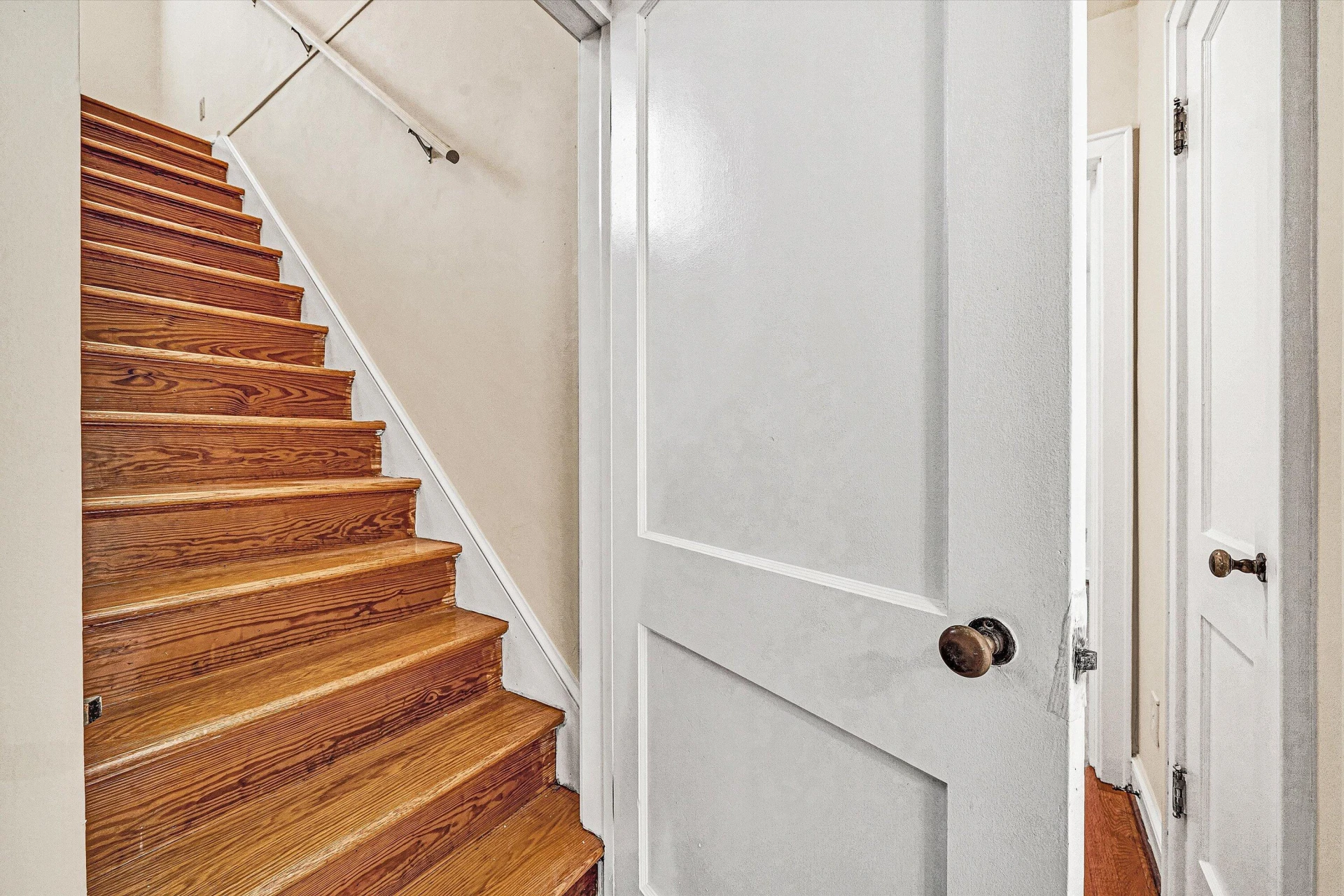 2609 Avenel AVE - Photo 15