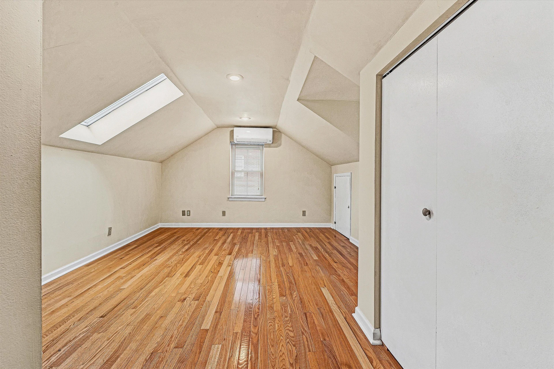 2609 Avenel AVE - Photo 17