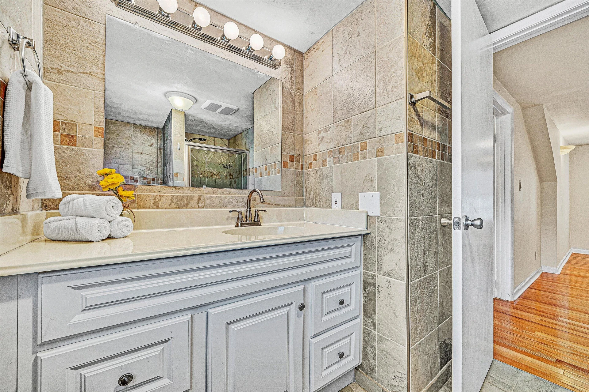 2609 Avenel AVE - Photo 20