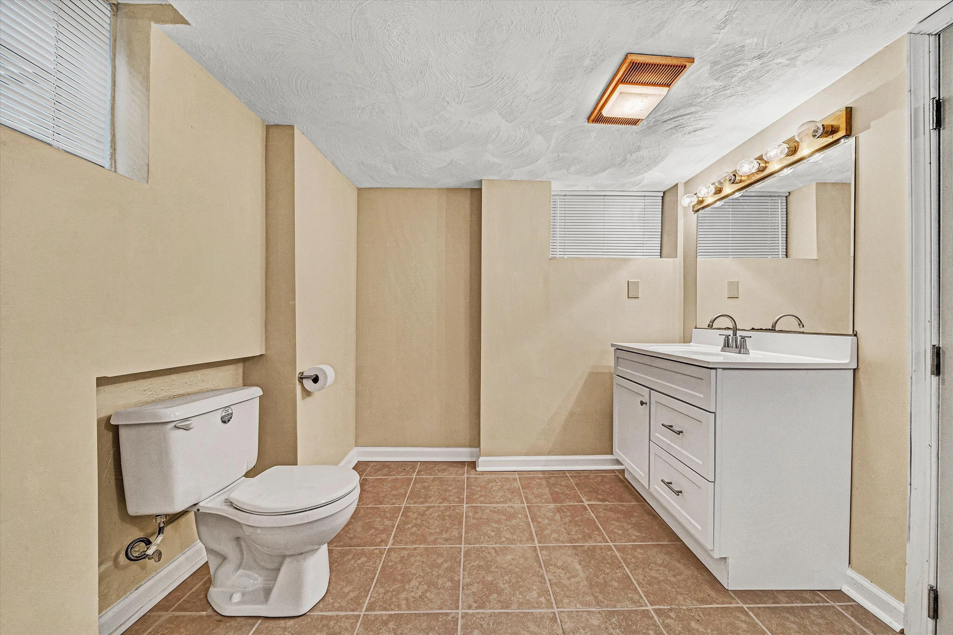 2609 Avenel AVE - Photo 29