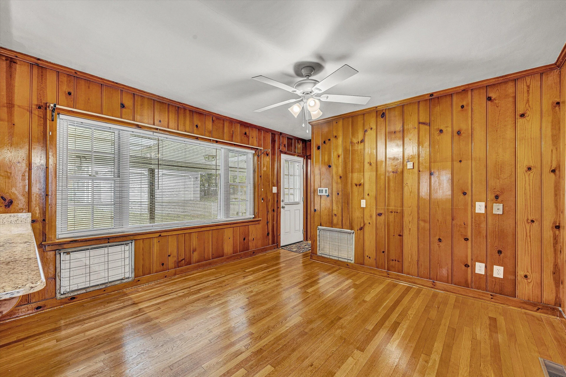 2609 Avenel AVE - Photo 34