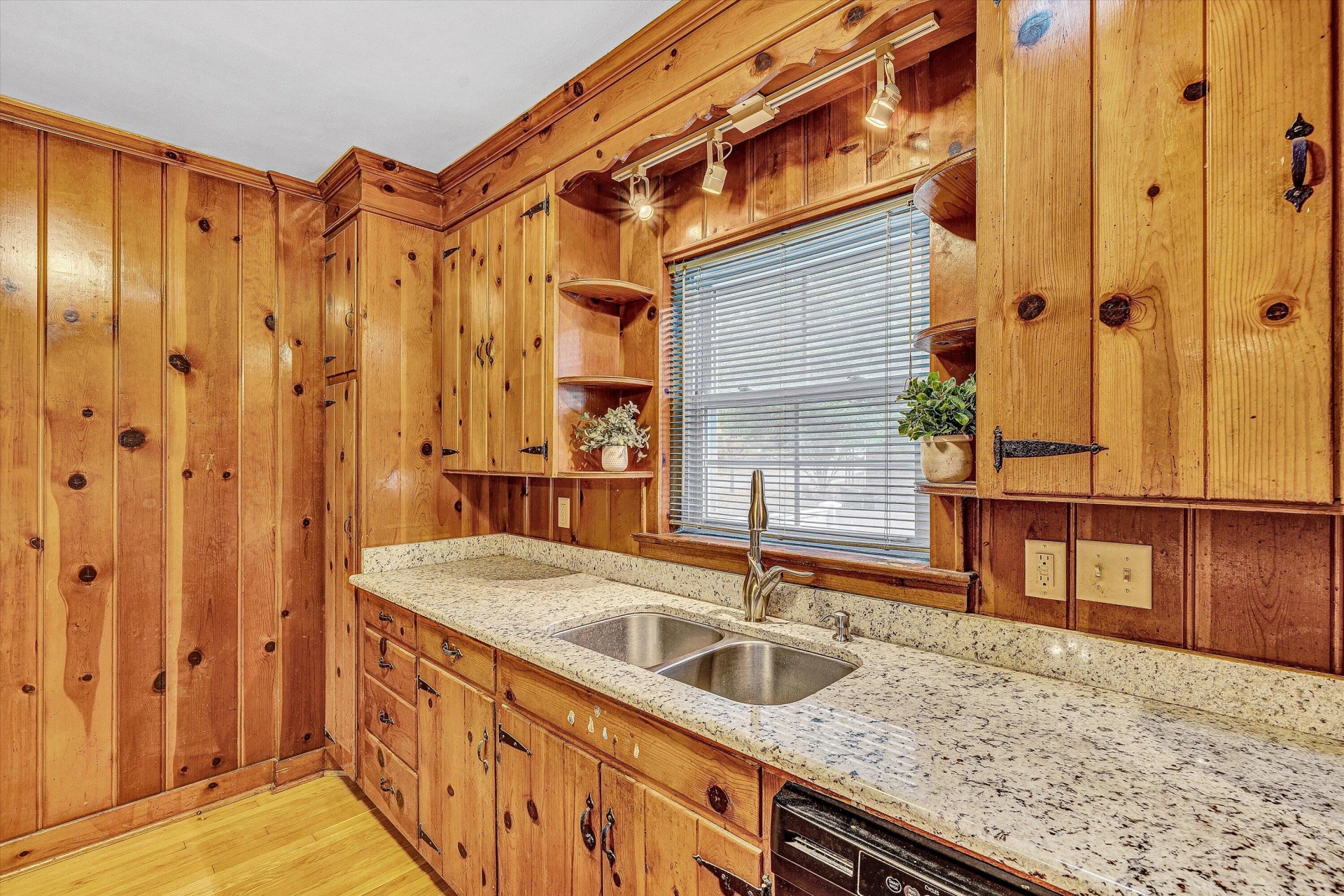 2609 Avenel AVE - Photo 37