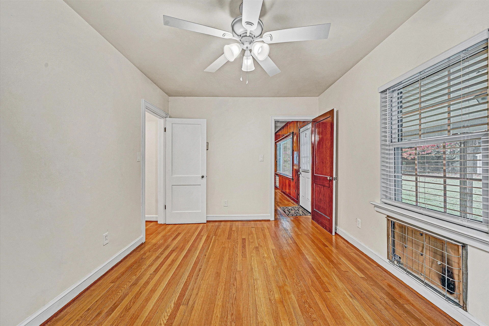 2609 Avenel AVE - Photo 11