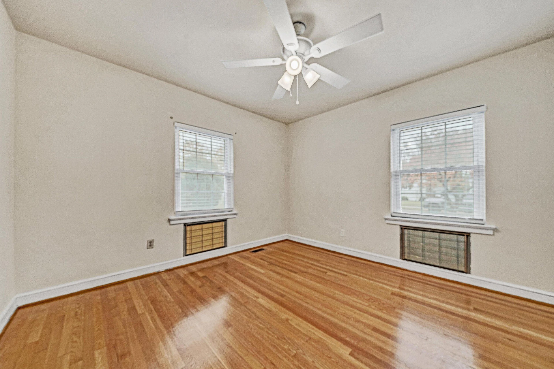 2609 Avenel AVE - Photo 12