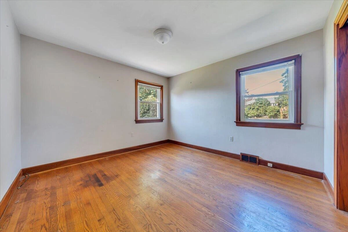 3110 Crockett AVE - Photo 14