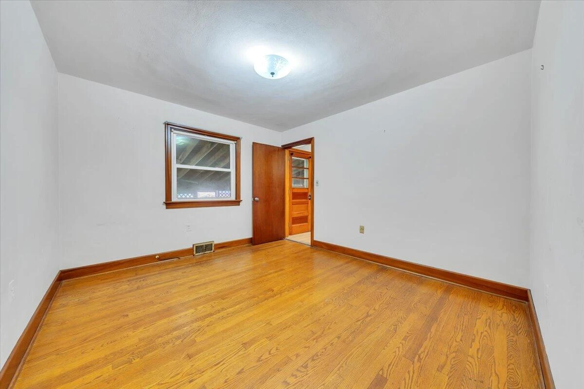 3110 Crockett AVE - Photo 16
