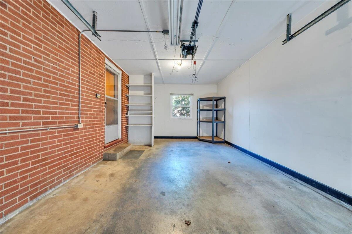 3110 Crockett AVE - Photo 28