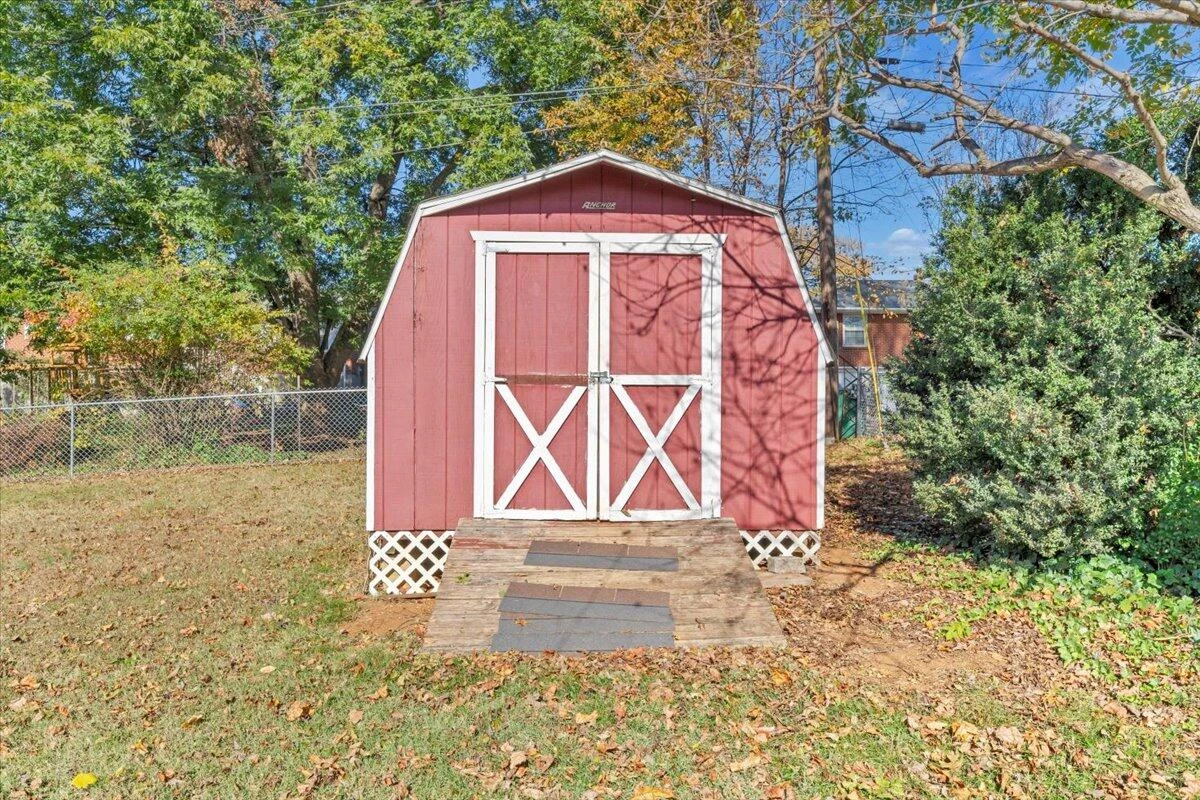 3110 Crockett AVE - Photo 32