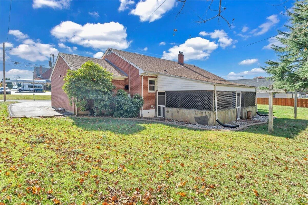 3110 Crockett AVE - Photo 33