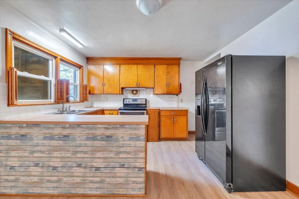 3110 Crockett AVE - Photo 8