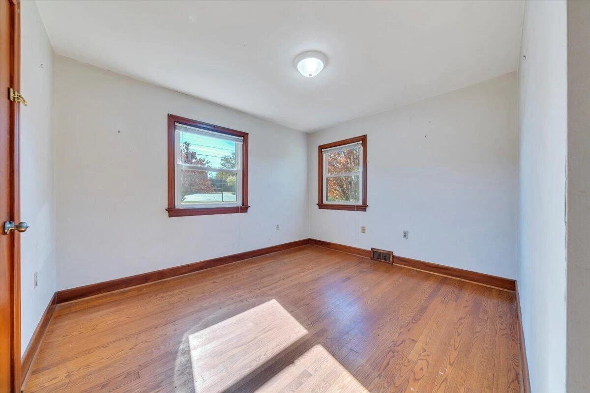 3110 Crockett AVE - Photo 10