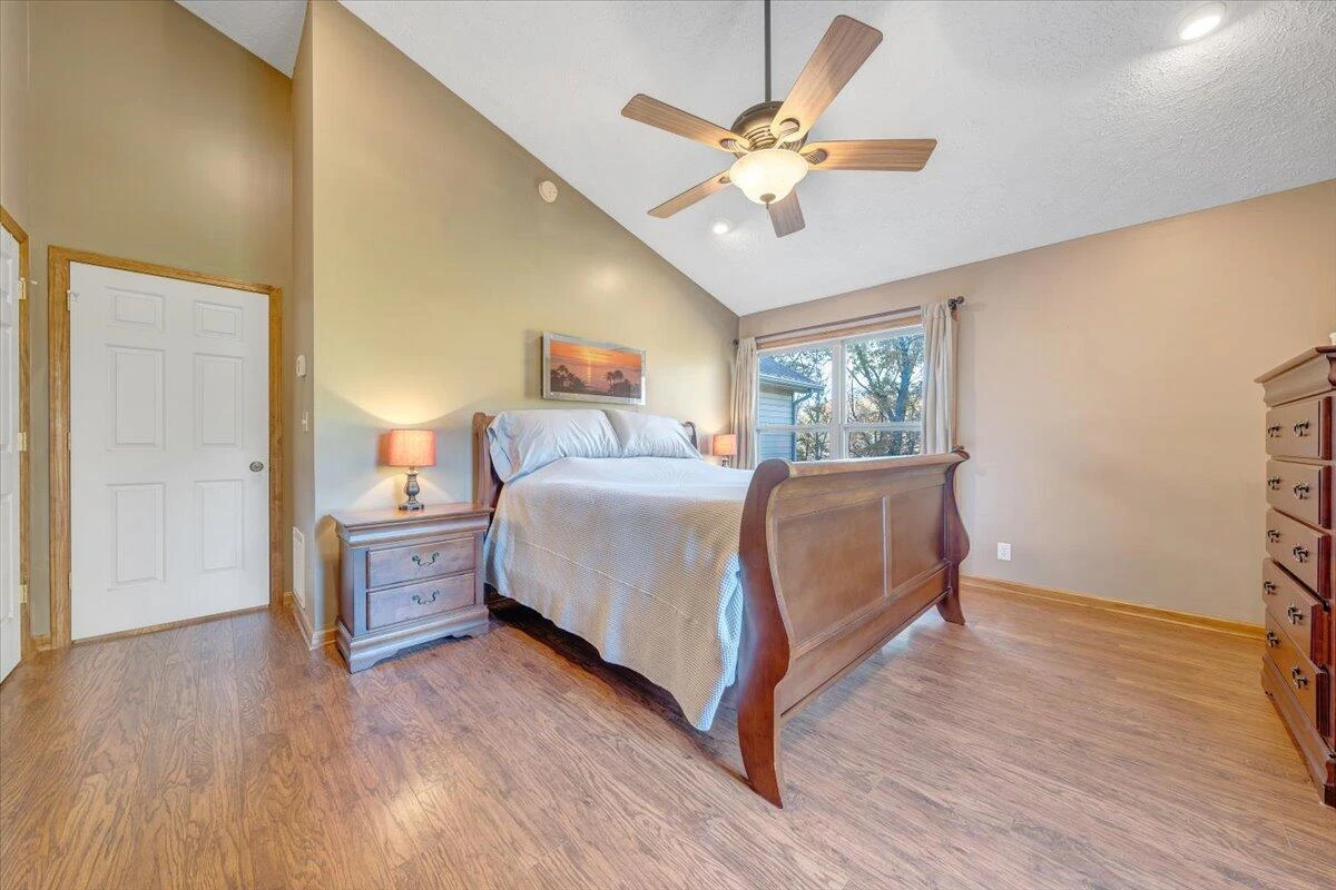 211 Woods Edge DR - Photo 27