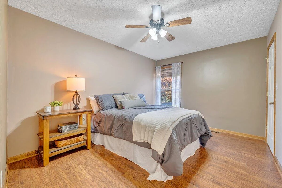 211 Woods Edge DR - Photo 31