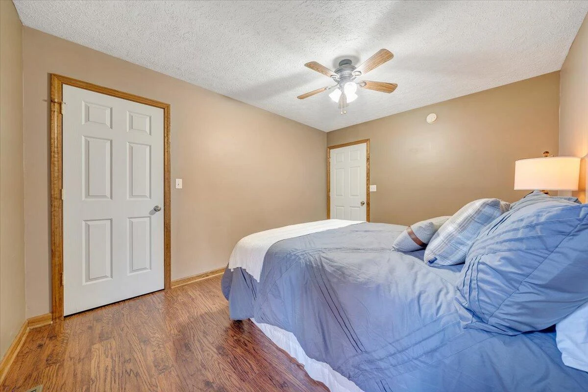211 Woods Edge DR - Photo 32