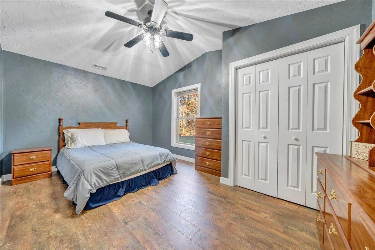 211 Woods Edge DR - Photo 46