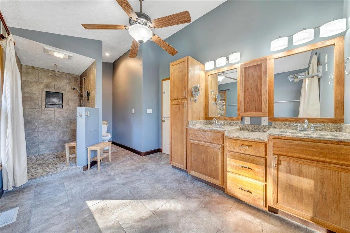 211 Woods Edge DR - Photo 12