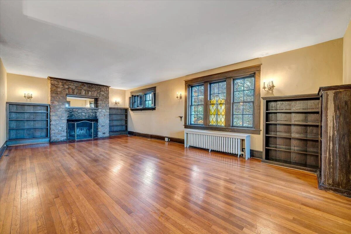 601 Camilla AVE - Photo 10