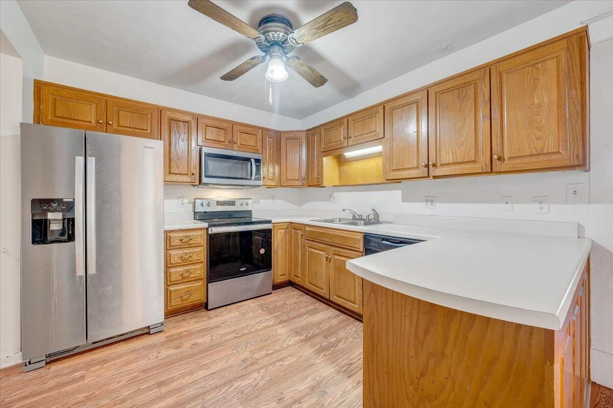 601 Camilla AVE - Photo 19